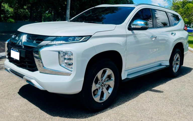 Mitsubishi Montero Blanco 2026